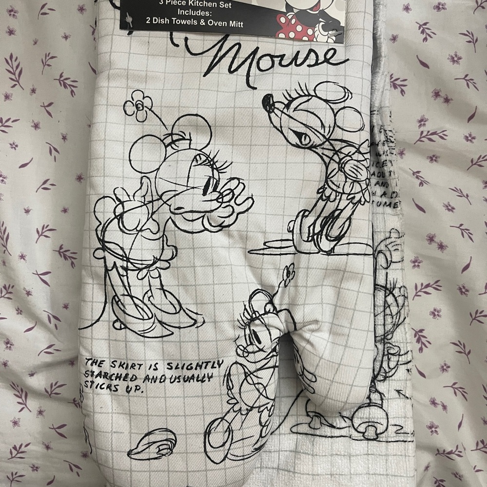 Disney Black and White Minnie Mouse Kitchen Linen Set
